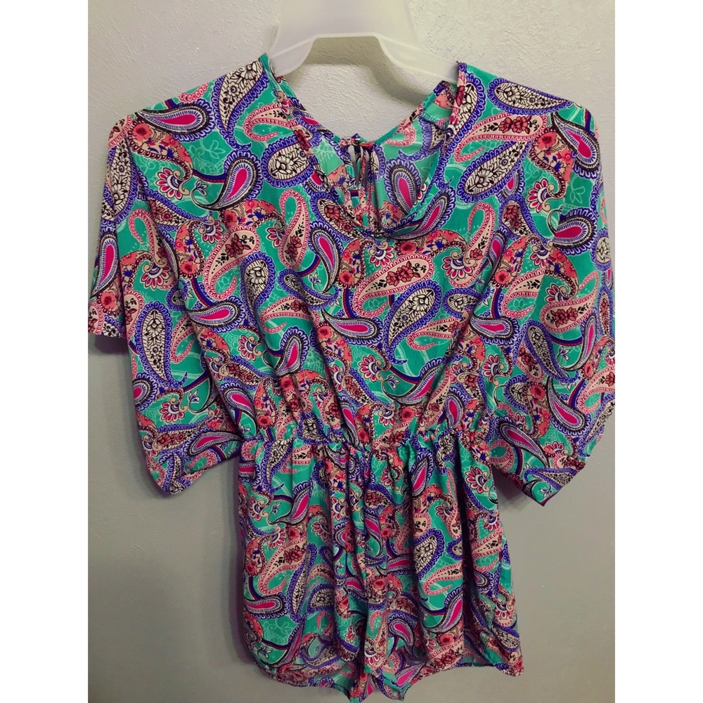 CHARLOTTE RUSSE Beautiful patterned Kimono Romper